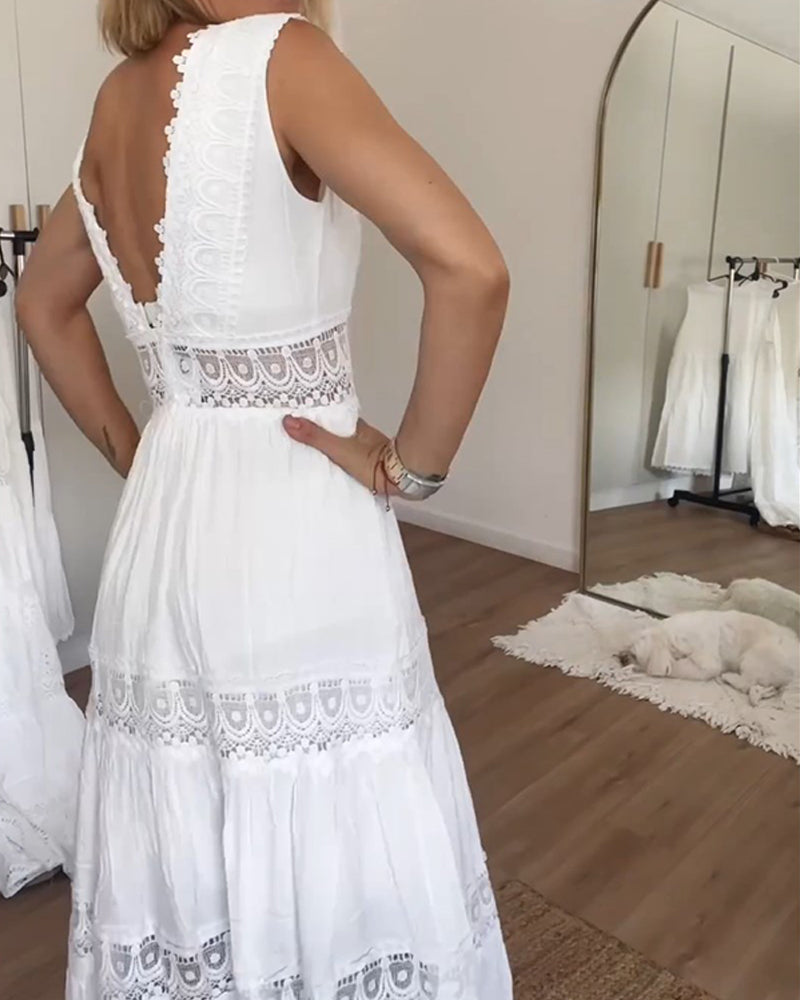 Aurélie – Elegancka Koronkowa Sukienka z Dekoltem w Kształcie Litery V