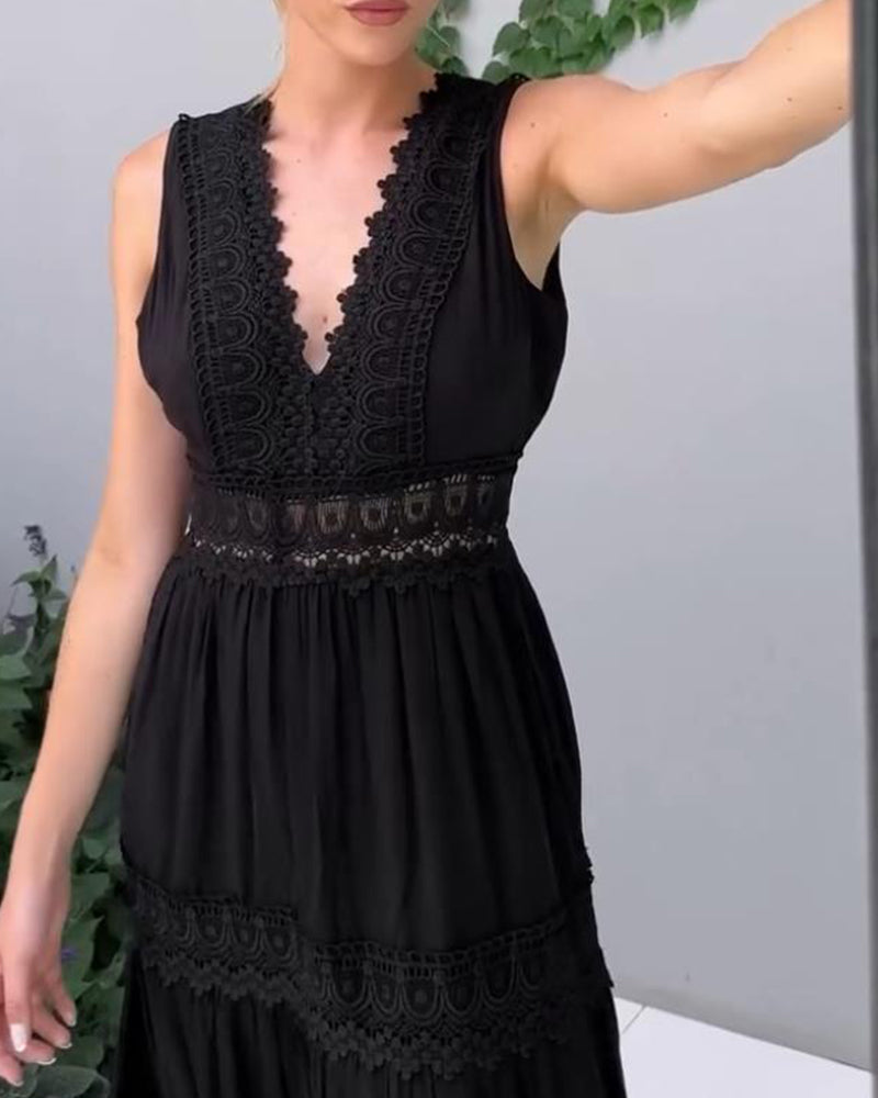 Aurélie – Elegancka Koronkowa Sukienka z Dekoltem w Kształcie Litery V